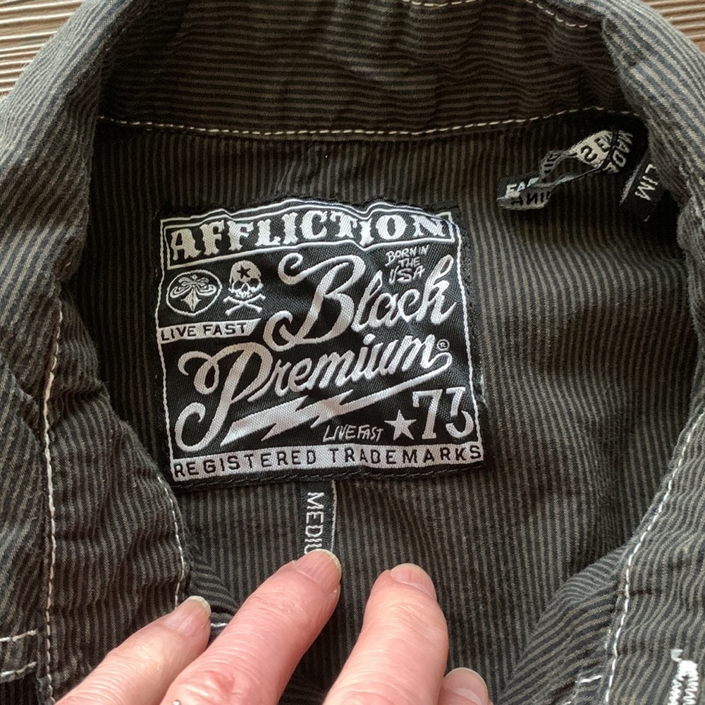 Affliction Men’s Button front distressed corduroy shirt. Size Medium. $FIRM$ - Picture 7 of 11